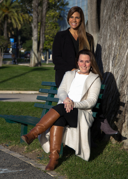 As empresárias cariocas Tatiana Sabatie e Fabiana Barcellos abriram uma empresa para auxiliar na mudança de brasileiros para Portugal | Foto: Fernando Donasci/Folhapress