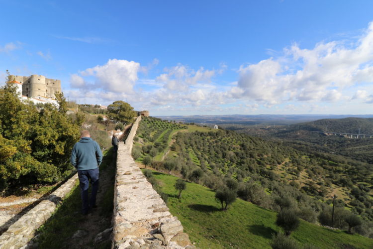 Evoramonte é cercada por uma espessa muralha medieval | Foto: Divulgação