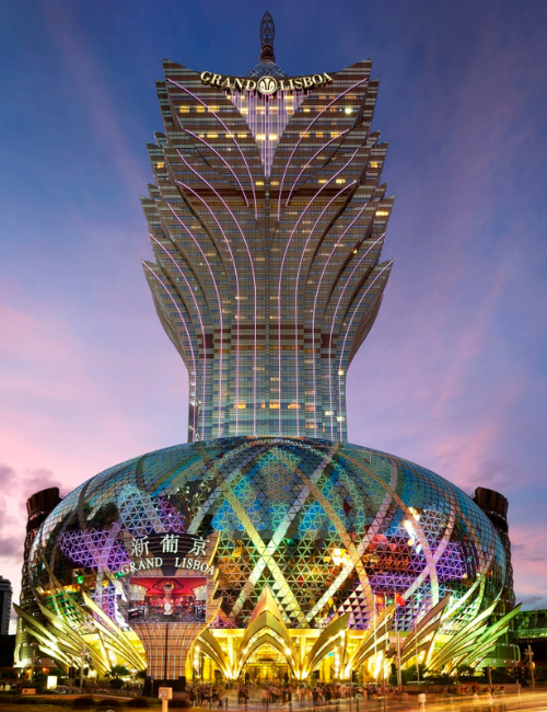 Fachada do Grand Lisboa, complexo de hotel e cassino localizado em Macau | Foto: Divulgação